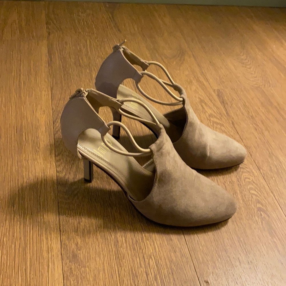 Impo size 7 nude heels